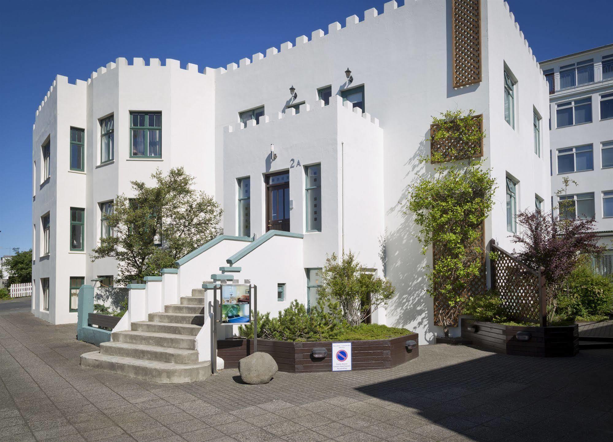 Castle House & Embassy Luxury Apartments Reykjavík Buitenkant foto