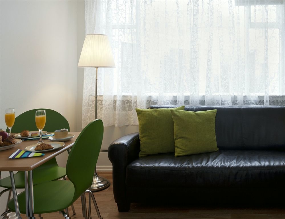 Castle House & Embassy Luxury Apartments Reykjavík Buitenkant foto